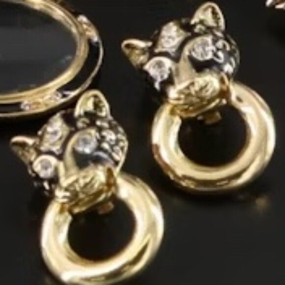 Kenneth J Lane GOLD BLACK ENAMEL CLIP EARRINGS | Panthère Classic 1980's Panther - Picture 4 of 13